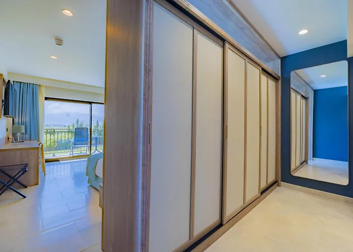 Hotel Impressive Playa Granada Golf 4*